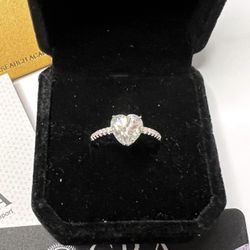 925 Sterling Silver 2CT heart shaped Moissanite ring size 6 and 7