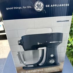 Barely Used In Good Condition GE - Stand Mixer - Sapphire Blue