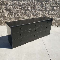 Black 9 Drawer Dresser!