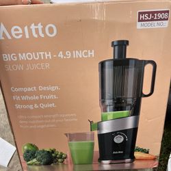 Aeitto cold press juicer machine with 4.9” large feed chute, fits whole vegetables 