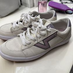 Women’s Vans Size 8.5