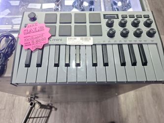 Akai keyboard makes mini
