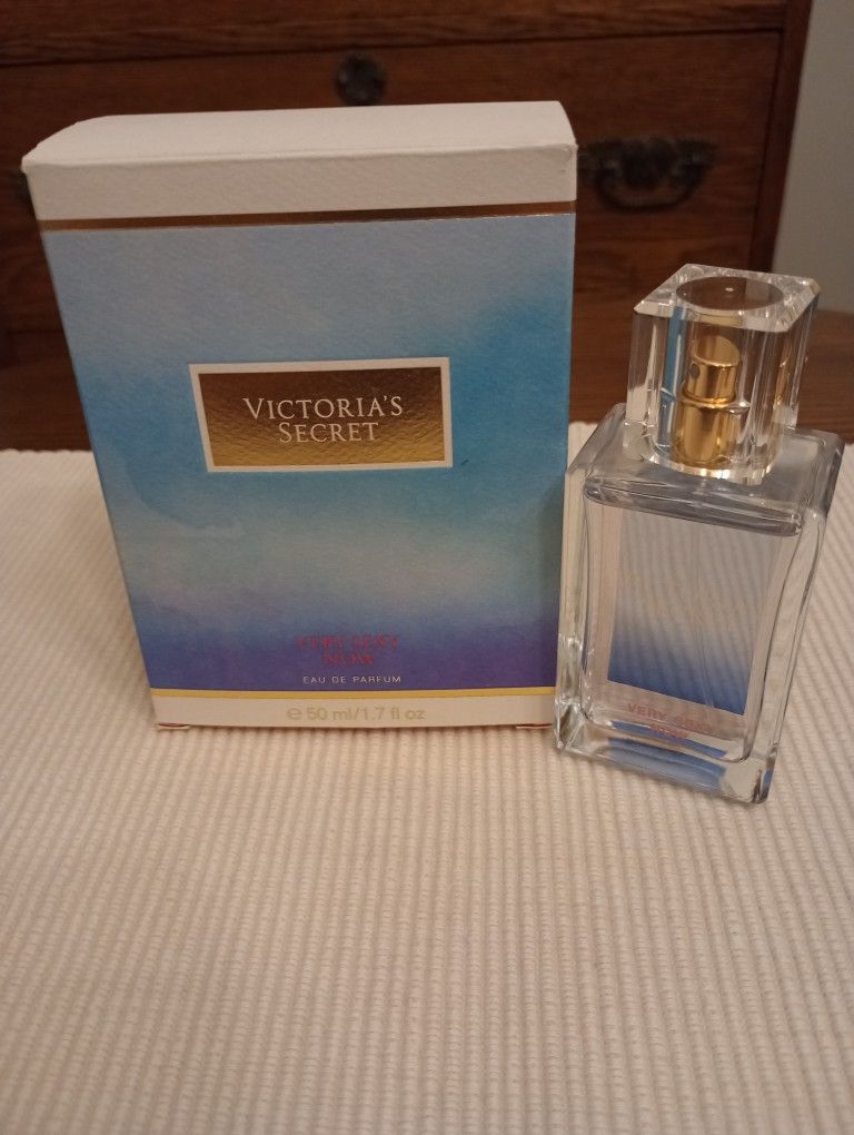 Victorias Secret "Very Sexy Now" Perfume 