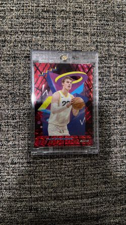 Lauri Markkanen Card
