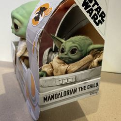 Hasbro 7.5 Star Wars Mandalorian The Child Baby Yoda Talking Squeeze Plush  Toy for Sale in Chicago, IL - OfferUp