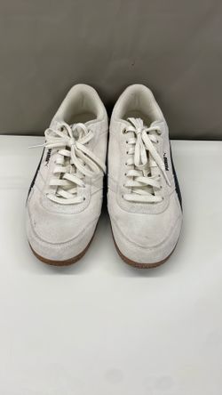 Puma shoes. Item No 687 (Shopgoodwill)