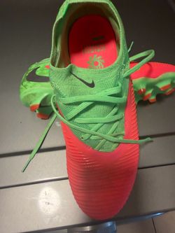 Nike phantom 6 soccer cleats size 9