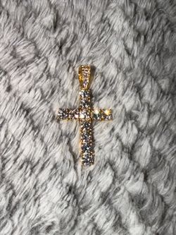 Cross pendant s925 M5 5ct moissanite