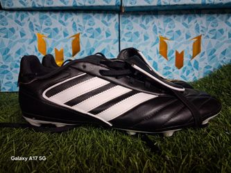 Mens Soccer cleats us size 10.5