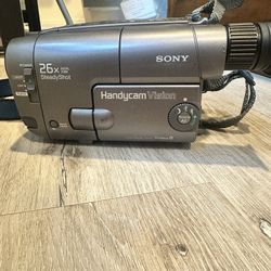 Sony Handycam Vision camcorder Camera 26x steady shot zoom CCD-TRV22 NTSC Video 8