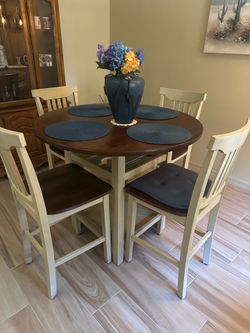 Counter height Round table w/4 chairs