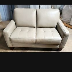 🤍 Modern Cream Leather Loveseat – Tufted Cushions, Like New
