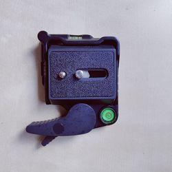 Neewer Quick Release QR Plate Adapter