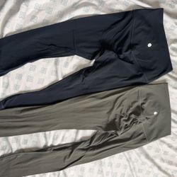 Lululemon Size 4.  $25 Each , Cada Uno