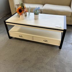 White Coffee Table (in Store)