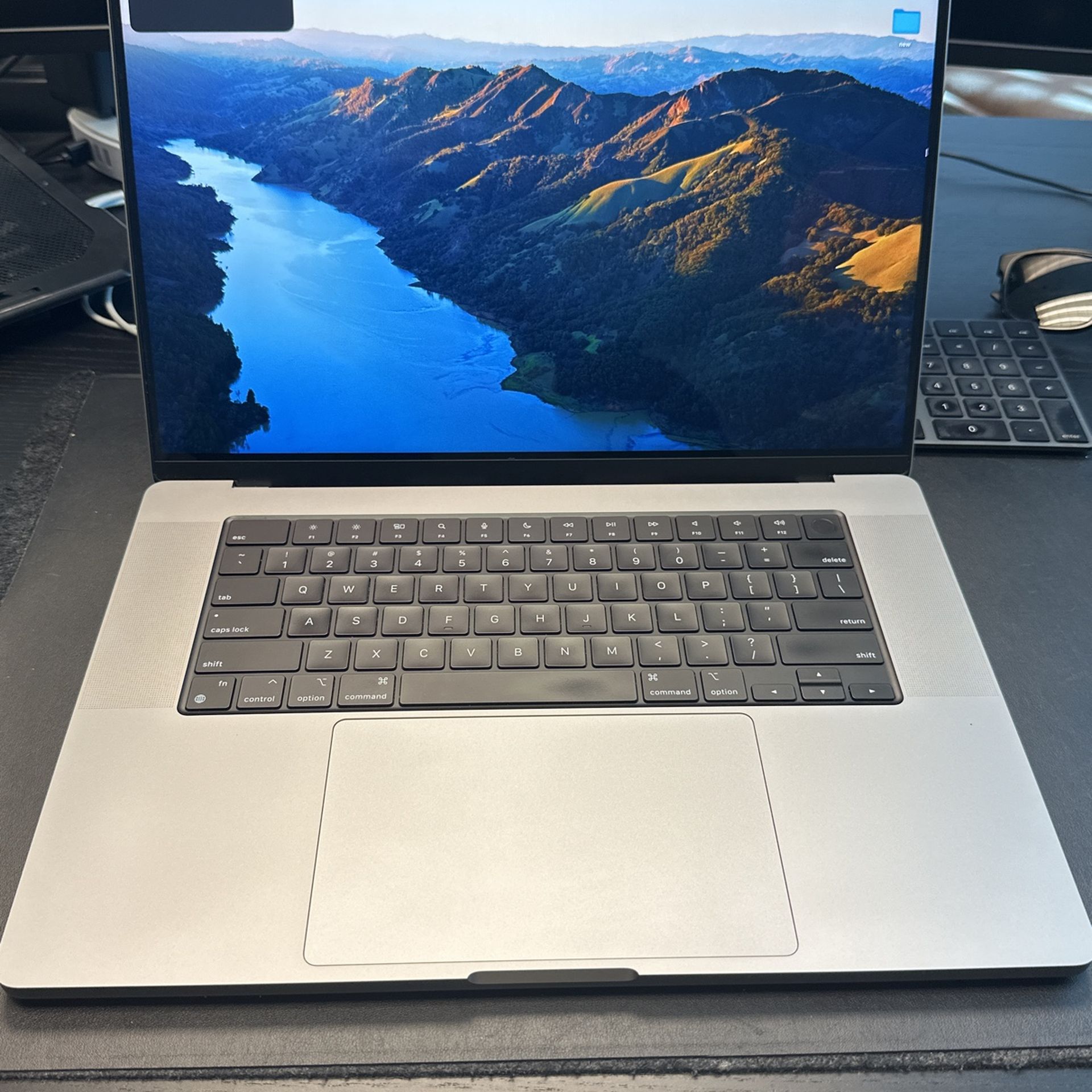 Space Gray Apple Macbook Pro M1 16gb 1tb Refurbished MacBook Pro