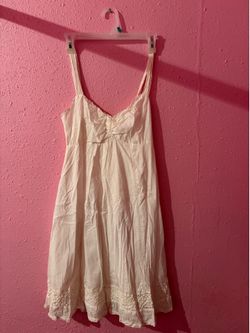 Women’s white dress 👗