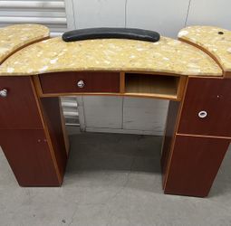 Nail Table
