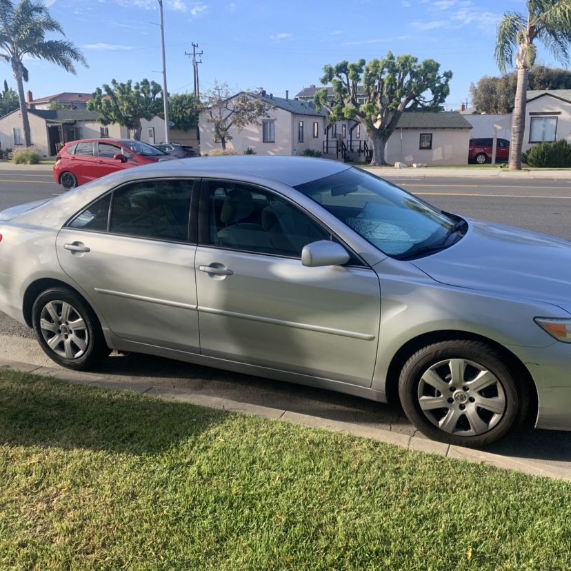2011 Toyota Camry     (contact info removed)