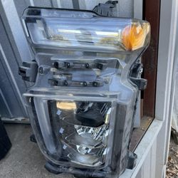 LEFT SIDE HEADLIGHT HID 2021-2023 CHEVROLET 2500 HD