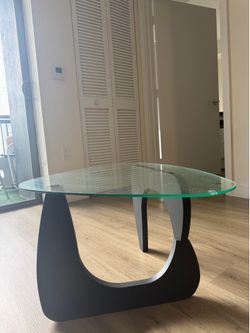 Modern Glass Coffee Table – Luxury Design
