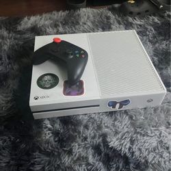 Xbox One With Controller 