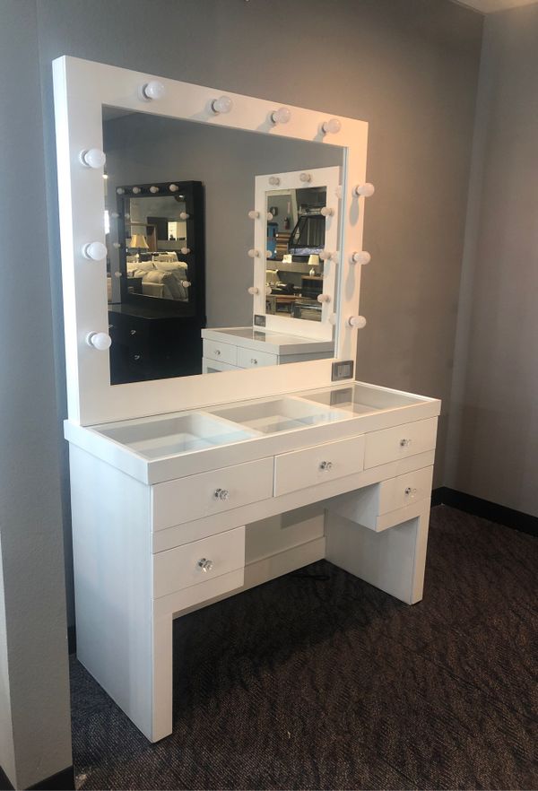 Vanity set varios precios empezando desde 356dls for Sale in Dallas, TX