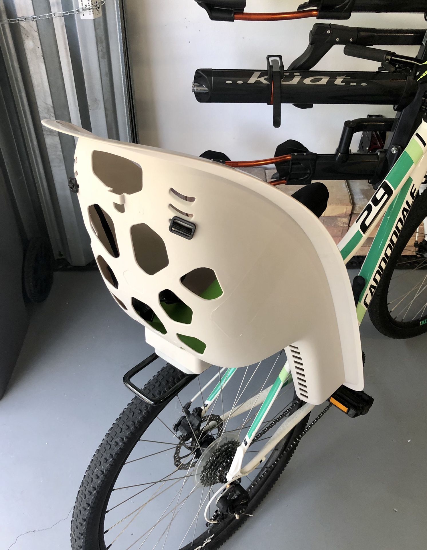 Bell Shell Rear Child Carrier