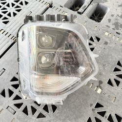 2019 2020 HYUNDAI SANTA FE RIGHT PASSENGER SIDE HEADLIGHT OEM