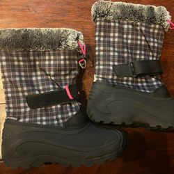 Kamik Boots Size 4