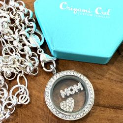 New Mother’s Day Rolo Origami Owl Necklace Locket Floating Charms Rhinestone Perfect for mother’s day gift. Locket opens and you can change floating c