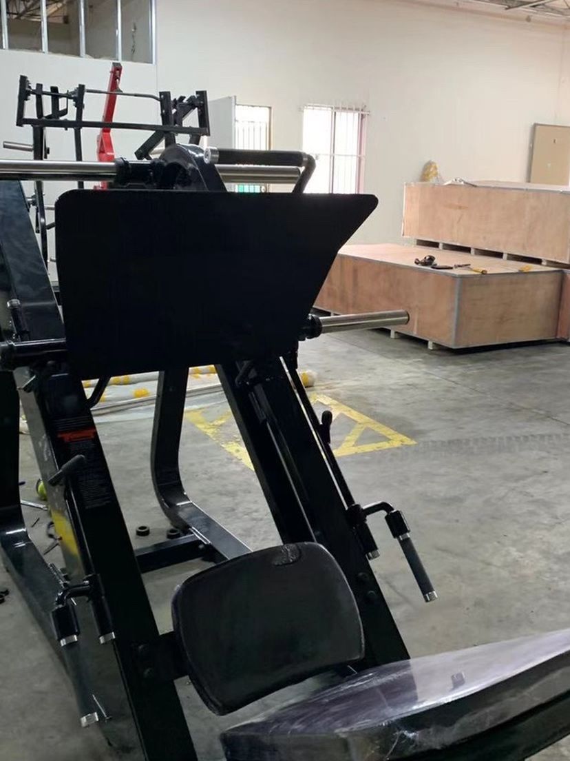 Compact Leg Press (15 Pieces Available )