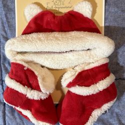 First impressions, hat and booties set for Christmas size 6 to 12 months, NWT