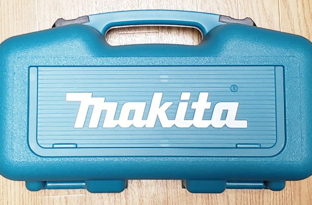 NEW! Makita BO5041K 5-Inch Random Orbit Sander Kit w/ Hard Case