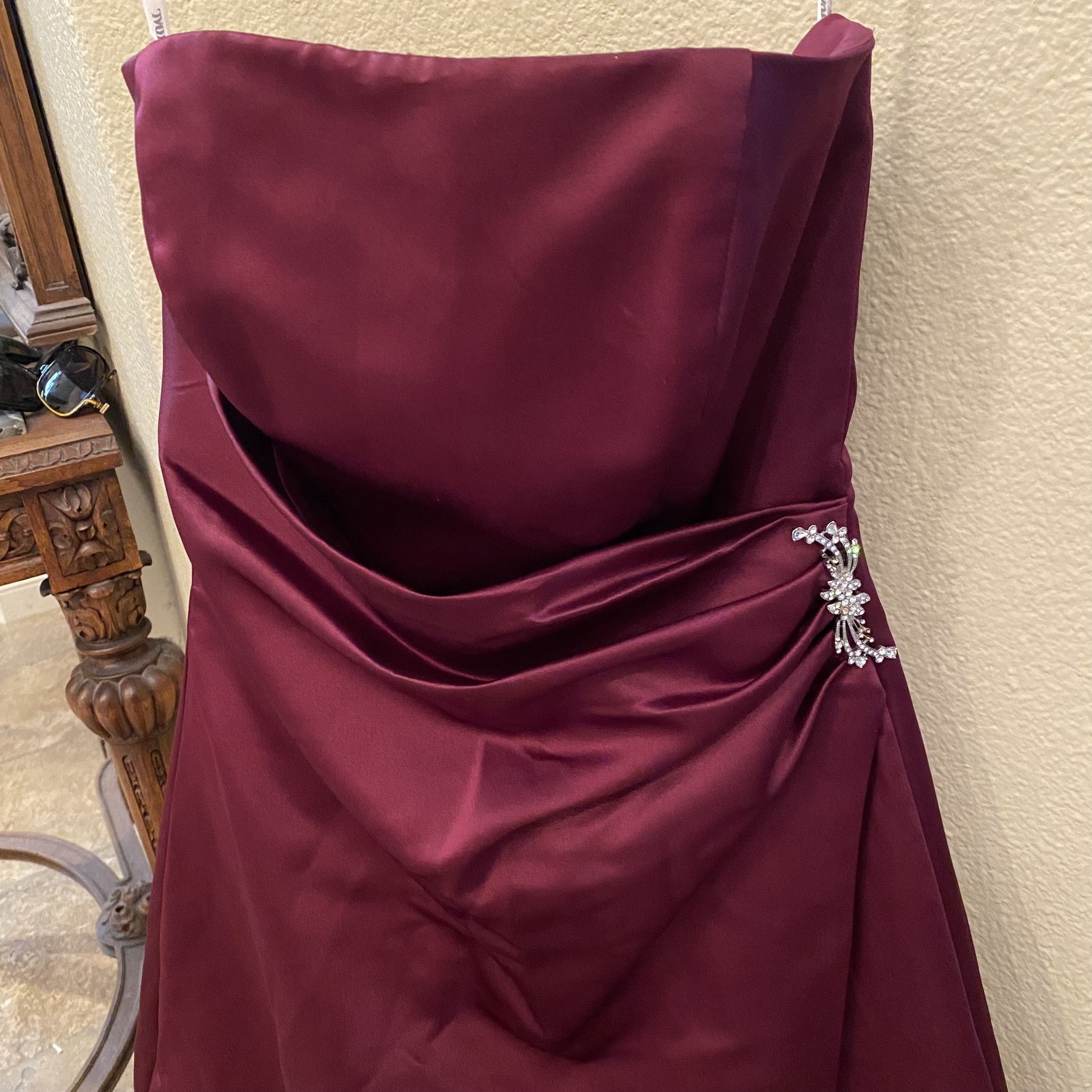 burgundy dress shirt amazon Hisdern Men's Stretch Wrinkle Free Dress Shirts Long Sleeve Burgundy for Work XL main image 1