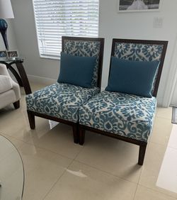 Accent Furniture - Chairs, Coffee Table, Side Table, Lamp