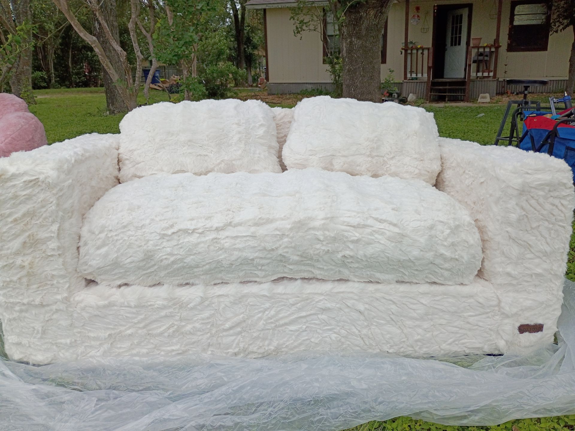 Maxyoyo Beige Loveseat