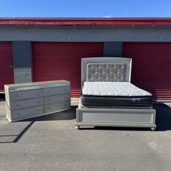 Queen Bedroom Set 