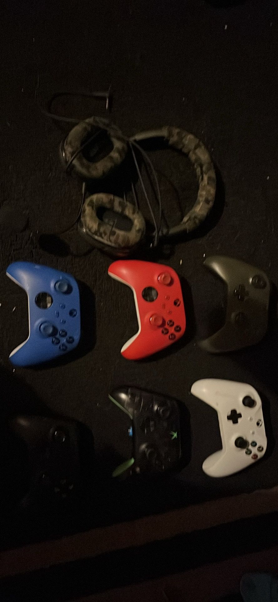 Xbox Controllers And Mic