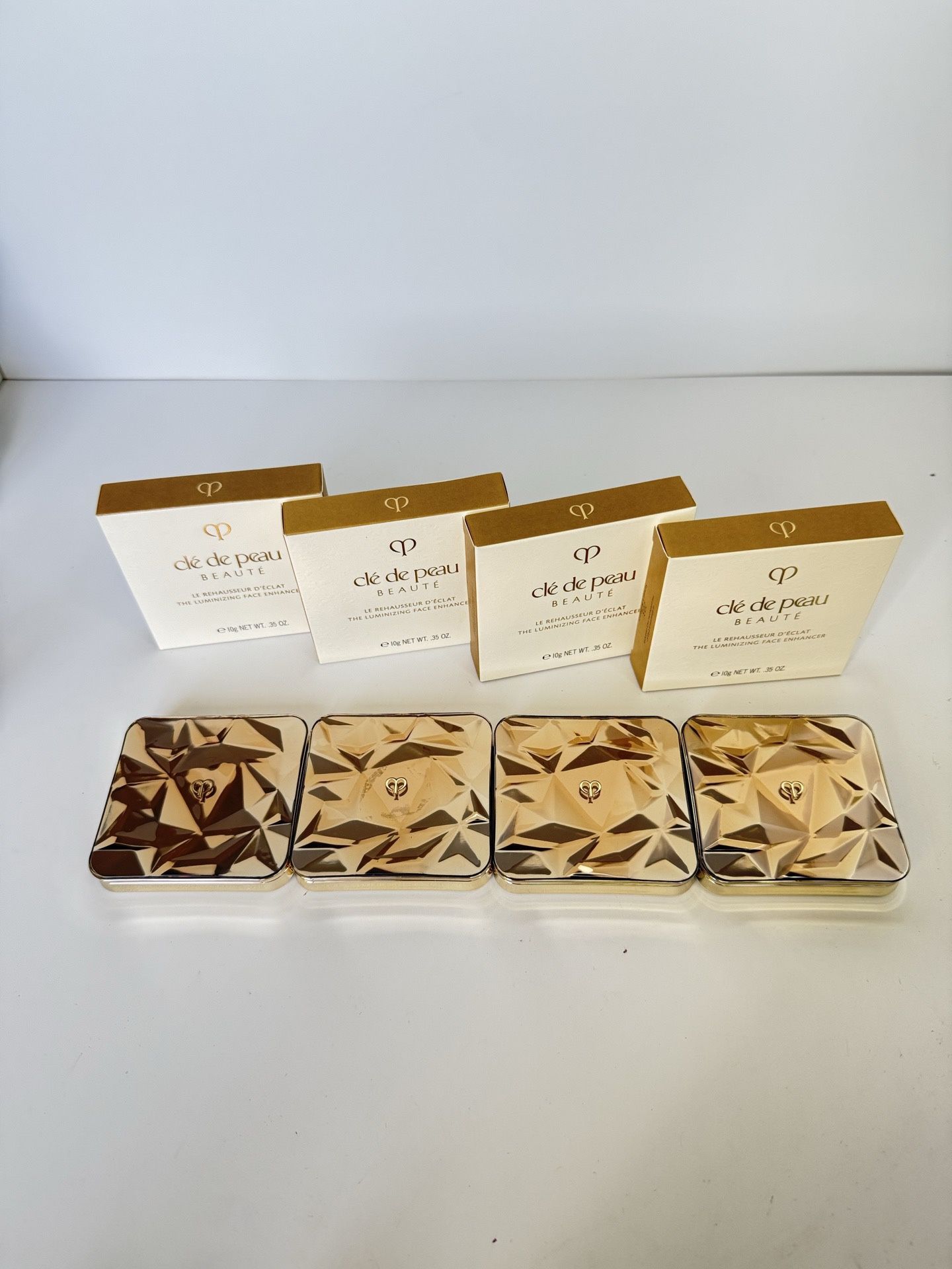 The new CPB Clé de Peau Beauté 3D Highlighter