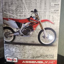 Maisto Assembly Line 1:12 Scale - Motorcycle / Dirtbike