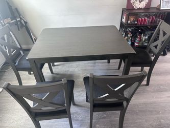 Dining table for 6 persons