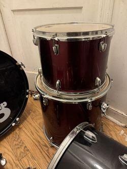 Set Of Drums 