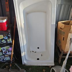 Bran New  LH  Tub Never Been Installed 