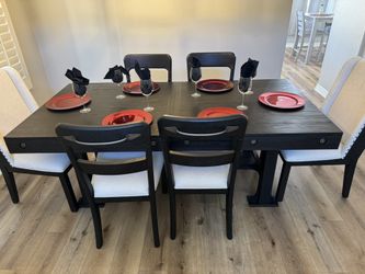 Extendable Dining Table & 4 Side Chairs, 2 Host Chairs