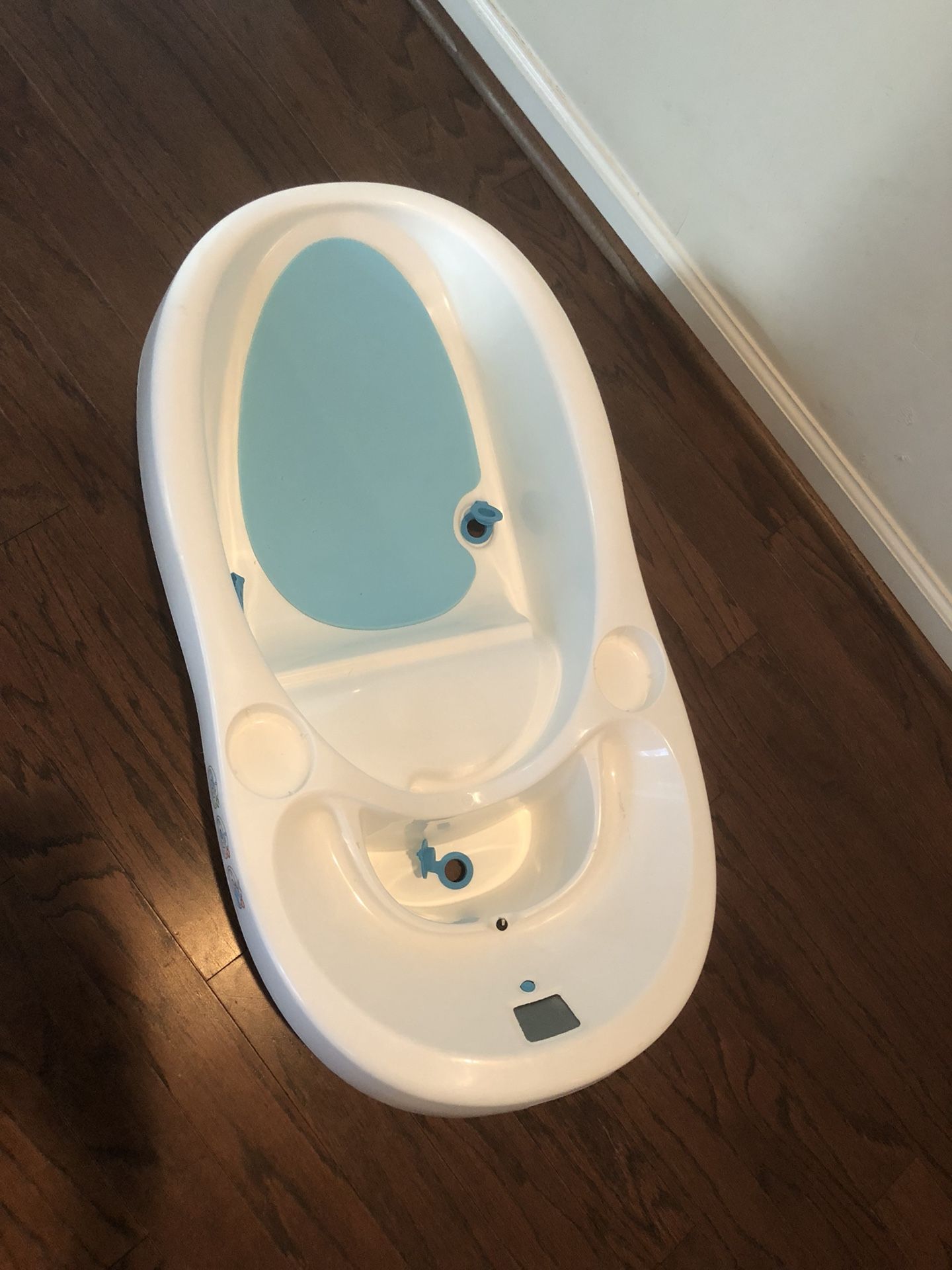 Help Baby Like Bath : Sister Help Her Baby Brother Take A Bath Stock Image ... : But luigi goes back to the bathroom to find that baby luigi is gone!!!!~social media and channel links.
