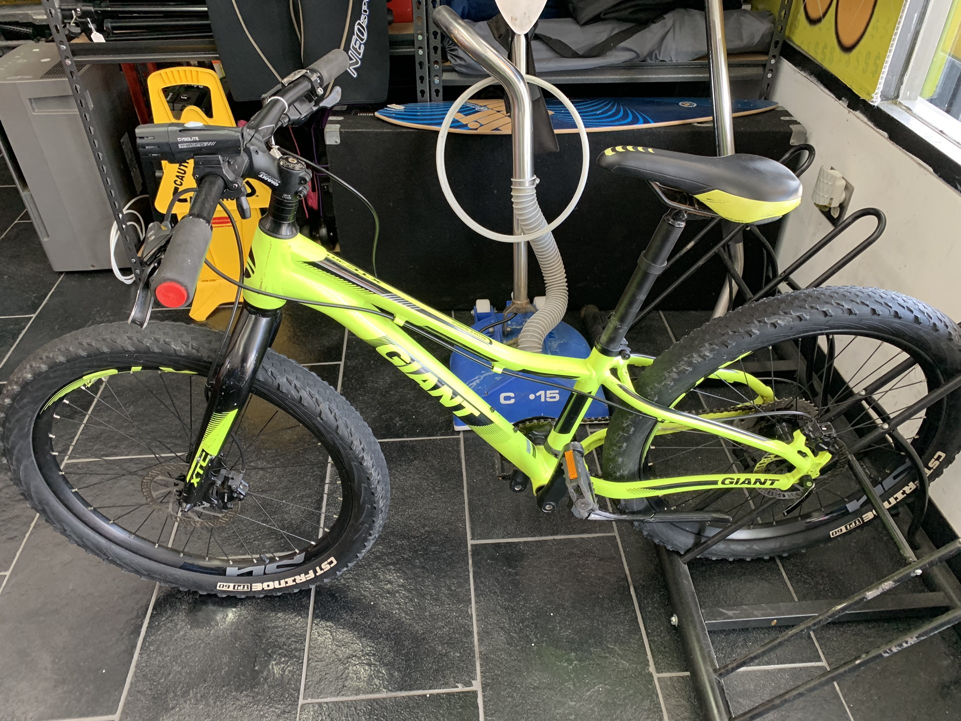 Giant XTC Junior 24” Bicycle Bike