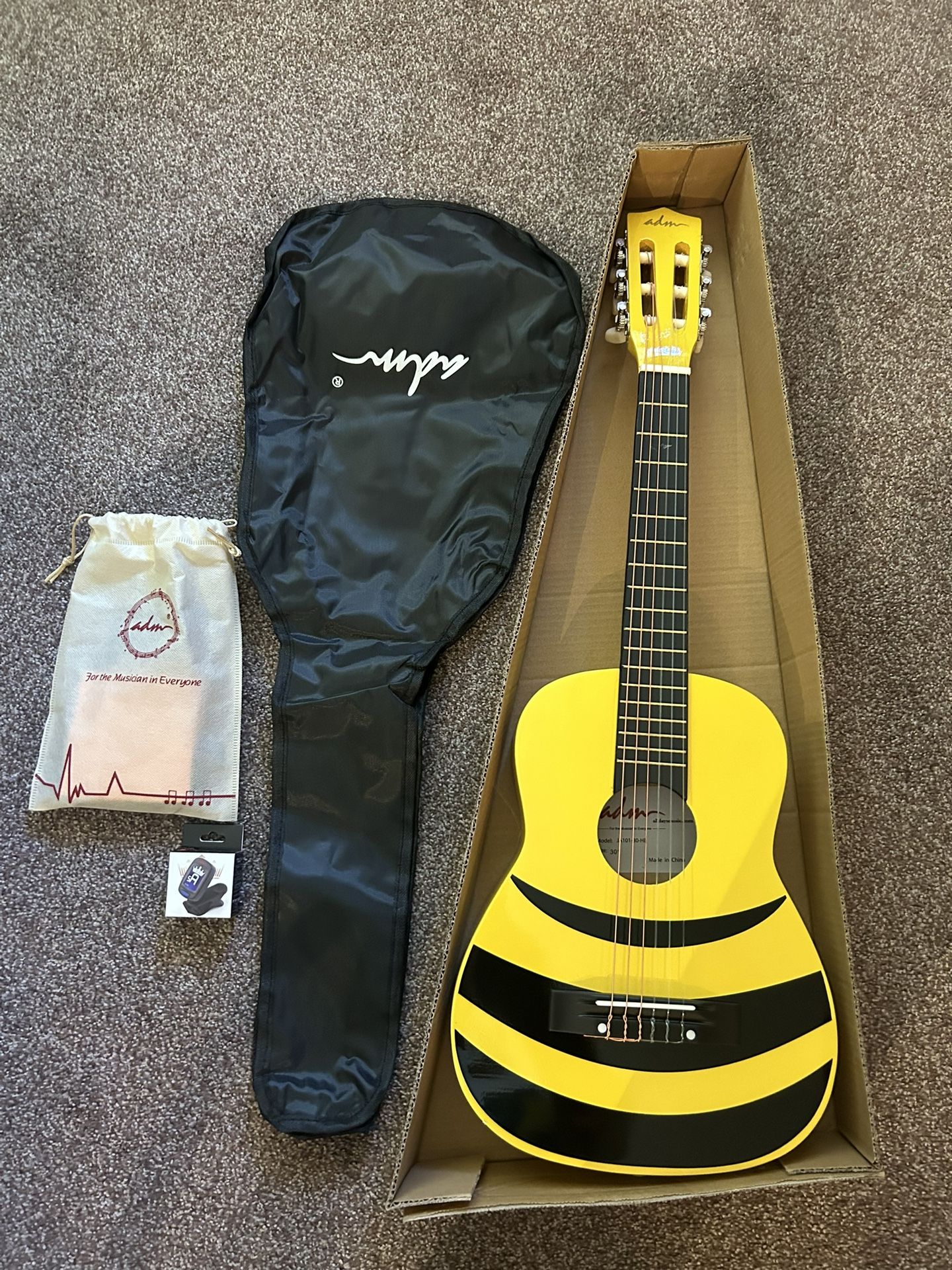 ADM BEGINNER ACOUSTIC GUITAR