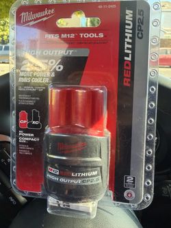 Milwaukee M12 high output battery