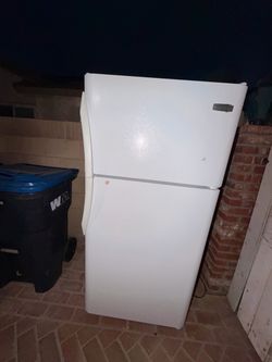 White Top-Freezer Refrigerator